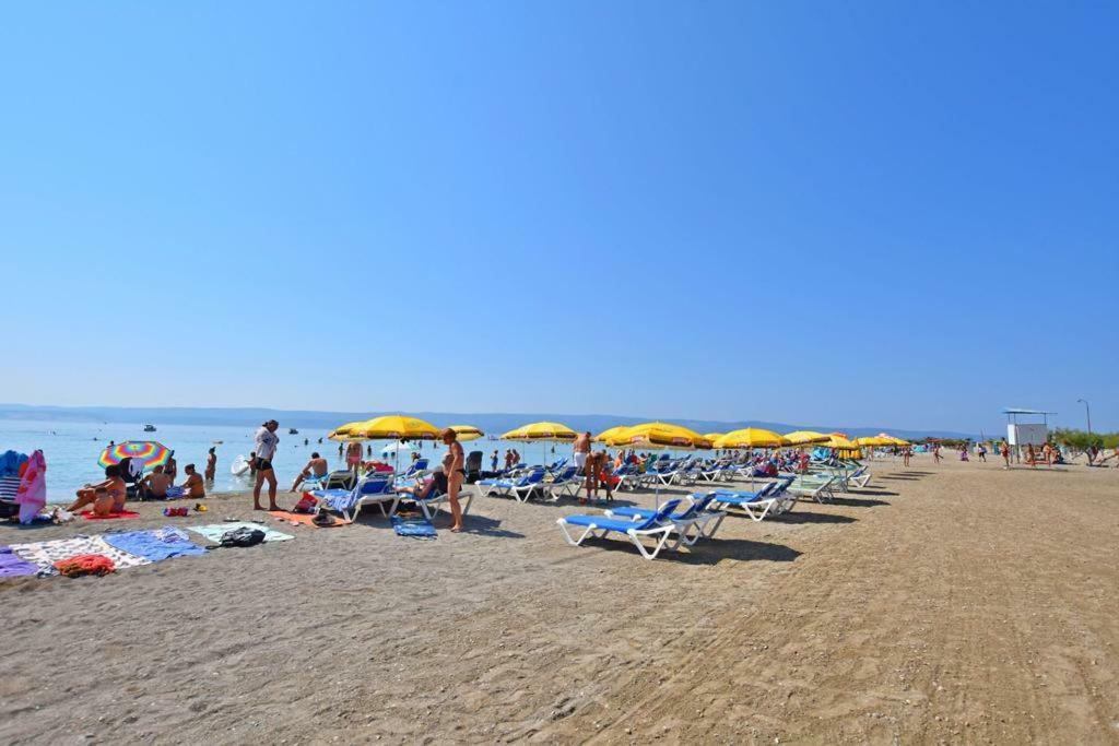 Apartman Nina Omis Exterior photo